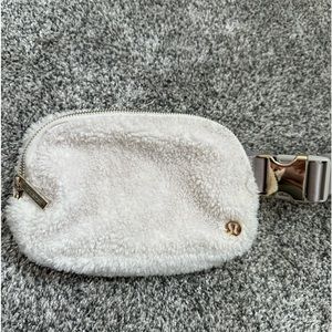 Fleece Lululemon Everywhere Belt Bag